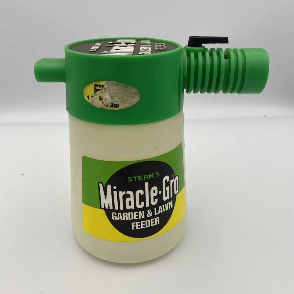 Miracle-Gro Garden &‎ Lawn Feeder – Vintage Hose-End Sprayer